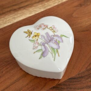 Vtg Hand Painted Ceramic Heart Trinket Dish Keepsake Box Floral Lided Japan Made